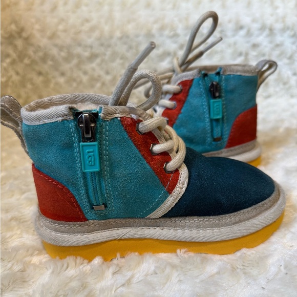 UGG TODDLER BOOTS MULTICOLOR - Picture 5 of 9